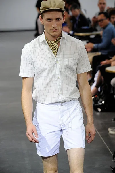 Look 50